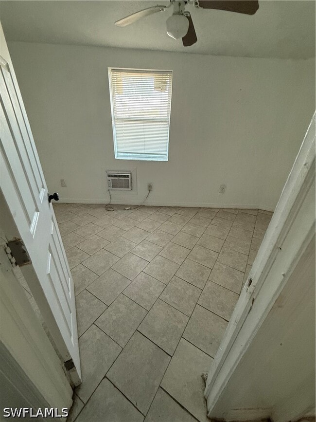 Photo - 1189 N Tamiami Trl