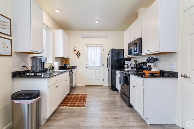 1BR, 1BA - 662SF