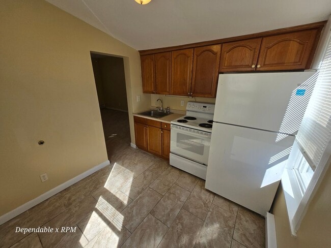 Building Photo - Studio 1 bath with Full Kitchen Available in Hyde Park