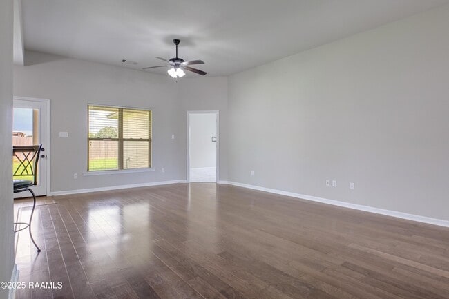Photo - 132 Timber Edge Dr