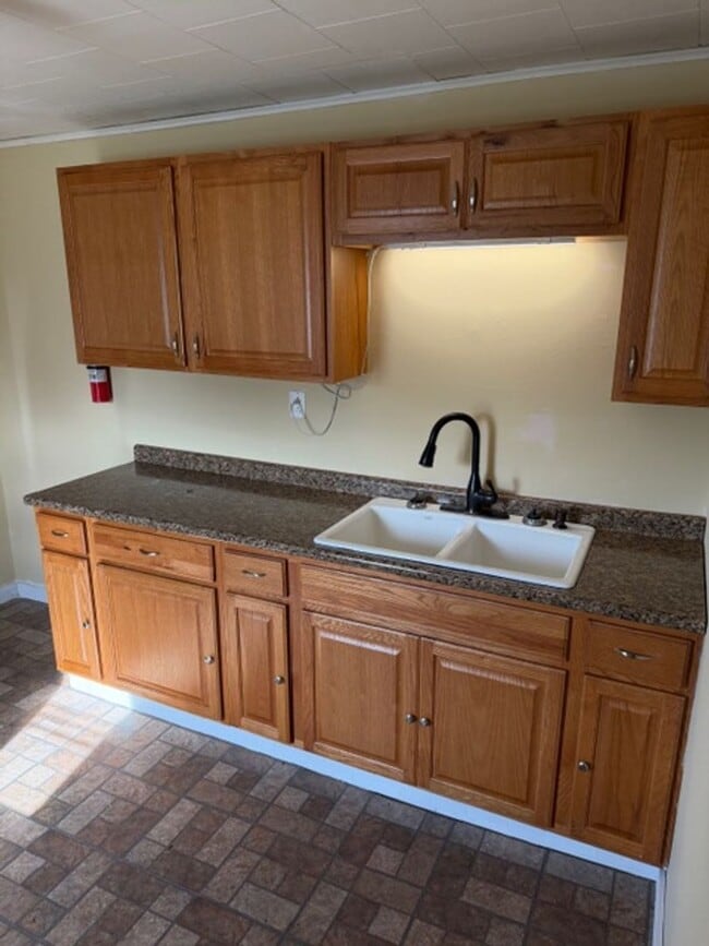 Photo - 2 Bedrooms & 1 Bathroom in Barberton (West...