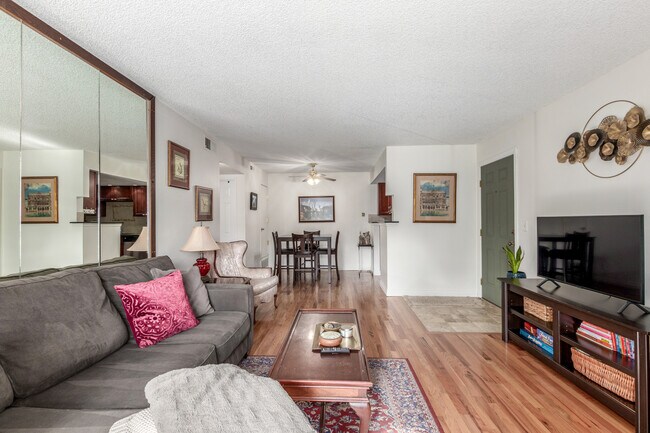 Photo - 8335 S Fairmount Dr