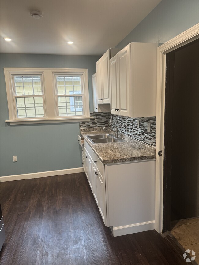 Building Photo - 17107 Kenyon Rd Rental