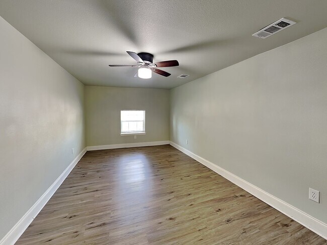 Photo - 1330 Marfa Ave