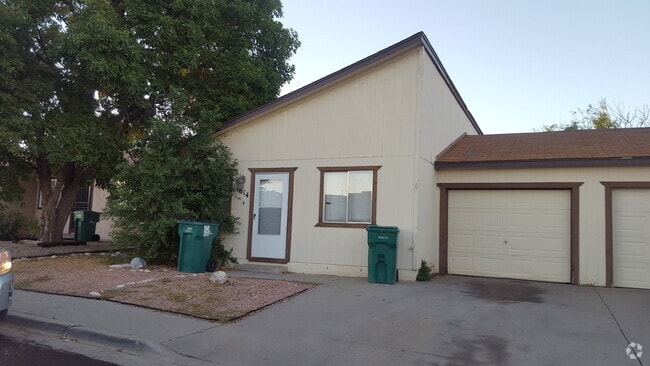Building Photo - 3BD Behind Define Fitness on 21st Rental