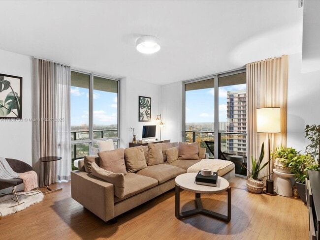 Photo - 1010 SW 2nd Ave Unidad 1908