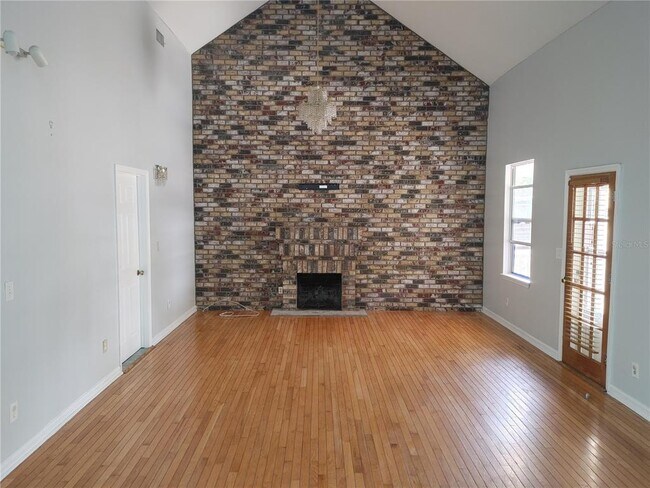 Photo - 38642 10th Ave