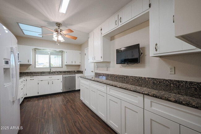 Photo - 10832 W Saratoga Cir