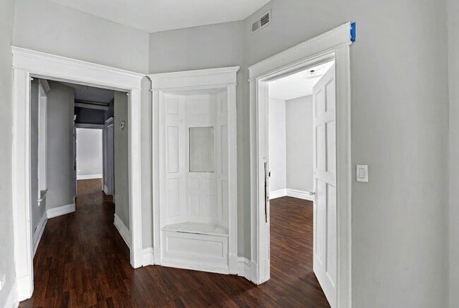 Photo - 5341 S Indiana Ave Unit 5341 -  3