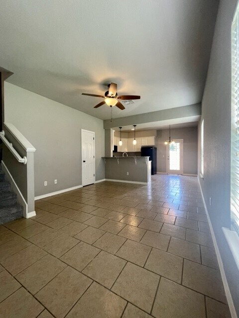 Photo - 2006 Azlin Pl