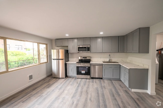 Building Photo - 1451 E Republican St Rental