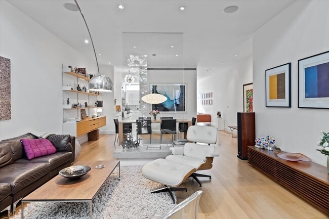 Photo - 1823 W Race Ave