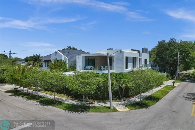 Photo - 1111 SE 9th Ave