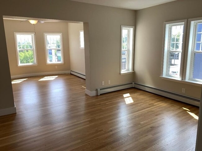 Photo - 539 Southbridge St Unit 3