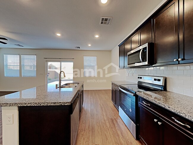 Photo - 9875 S Eastern Ave