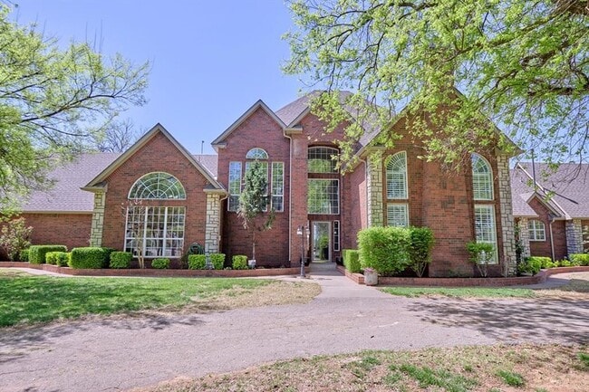 Building Photo - 13300 SW 38th St