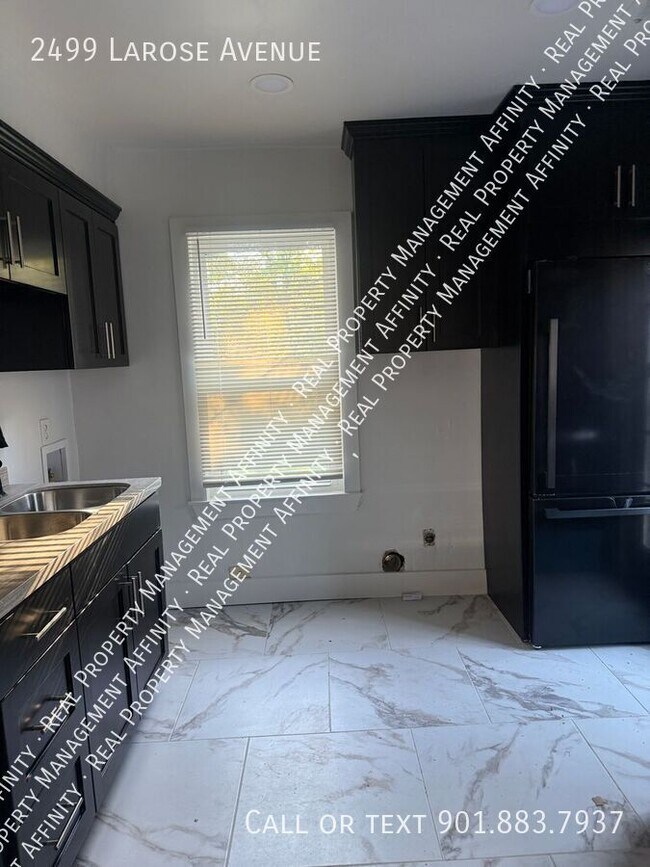 Photo - 2499 Larose Ave