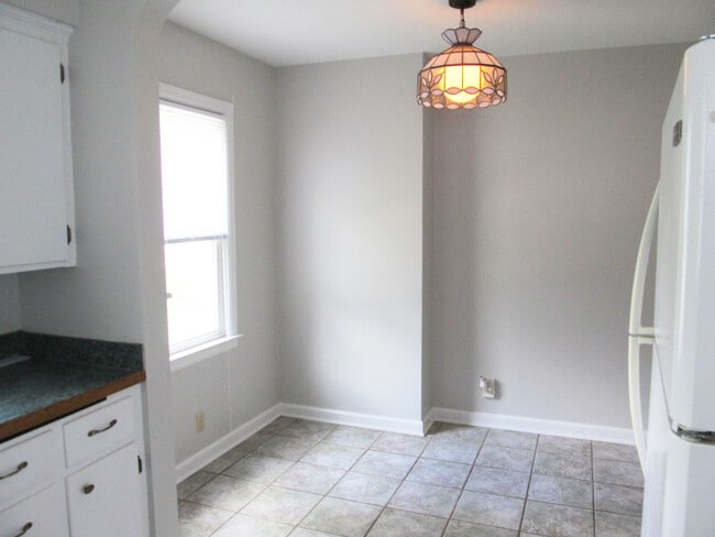 Photo - Quaint Cape Cod in Kalamazoo