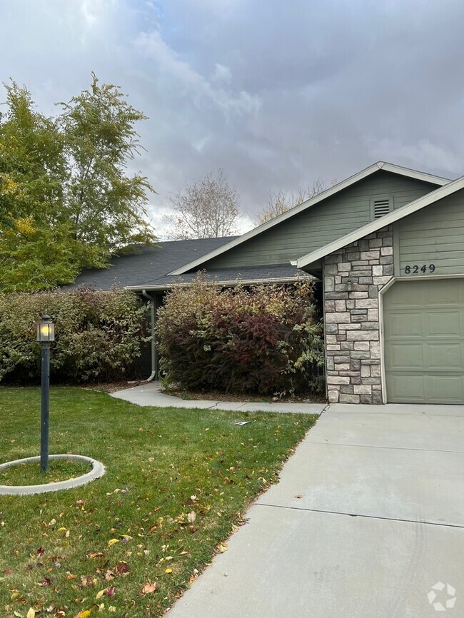 Building Photo - Revamped 4bed 2bath South Boise Rental