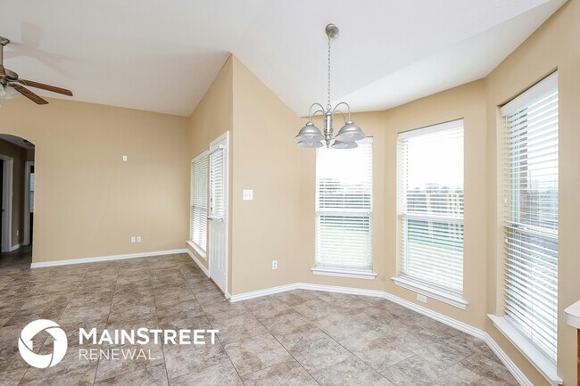 Photo - 113 Currie Ct