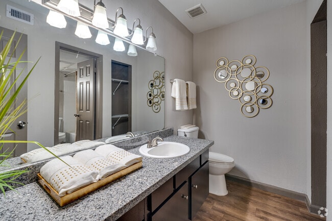 2BR, 1.5BA - 920SF - Pine Forest Place