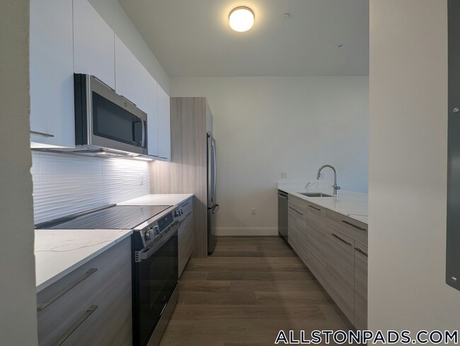 Building Photo - 1079 Commonwealth Ave Rental