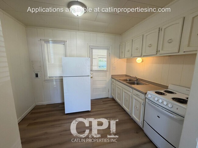 806 1/2 Ayers Duplex - Multi - Family