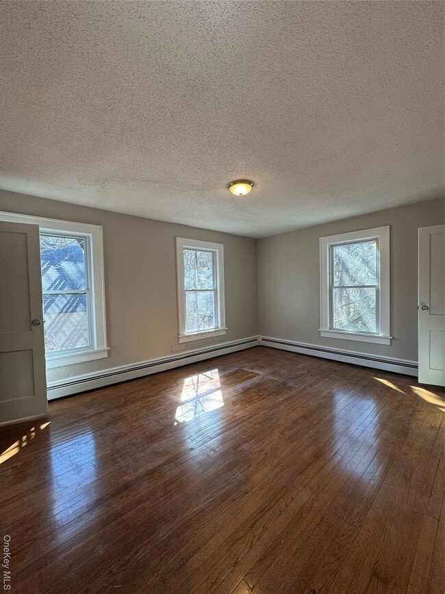 Photo - 440 N Main St