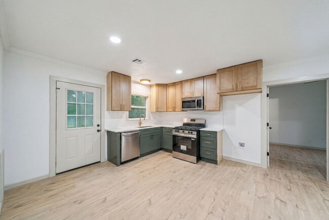 Photo - 848 N Gary Pl