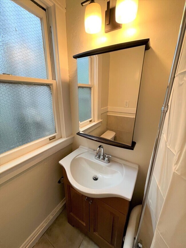 Photo - GORGEOUS, MUST SEE TOP FLOOR LOWER PAC HEIGHTS STUDIO!!! Unit 10