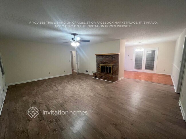 Photo - 2440 Sherrie Ln SW