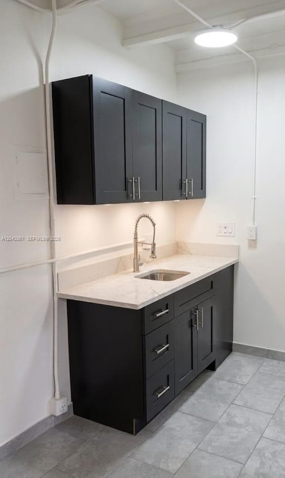Building Photo - 240 SW 6th St Unit 1