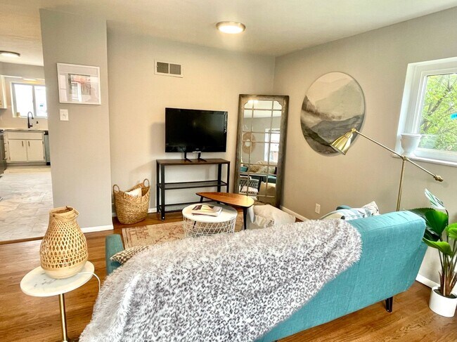 Photo - 5443-5447 Chippewa St Unit 6A