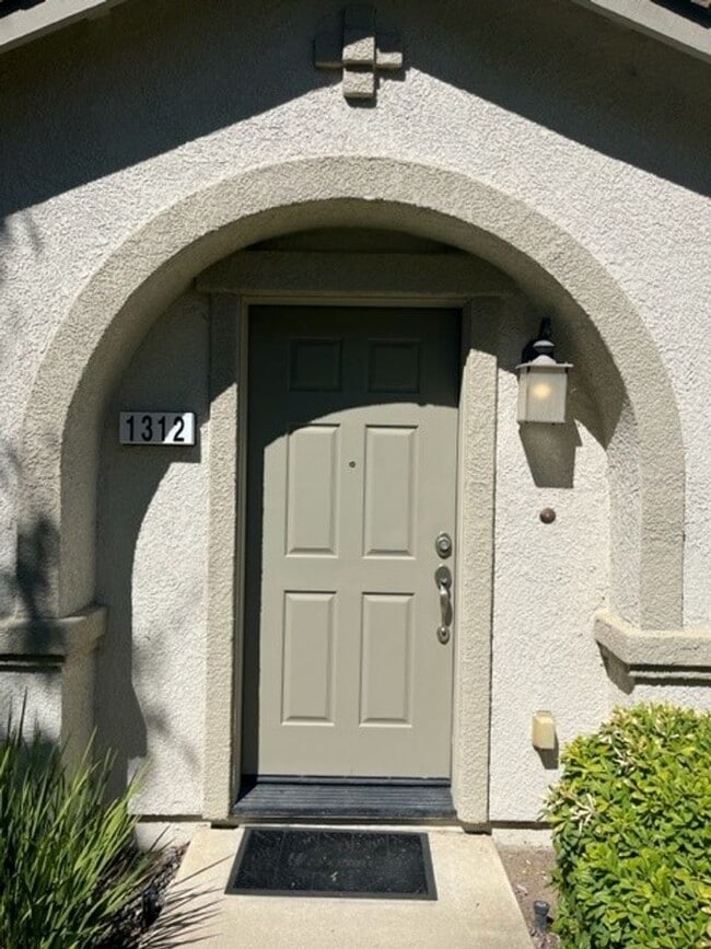 Photo - HAMPTON VILLAGE - 2 BR / 2 BA CONDO AVAILABLE NOW!
