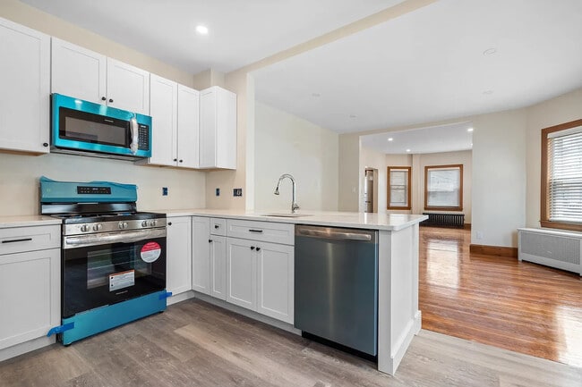 Building Photo - 62 Vernal St Unit 3 Rental