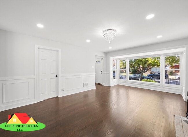 Front Entrance/Livingroom - 9047 S Cornell Ave Apartments Unit N/A