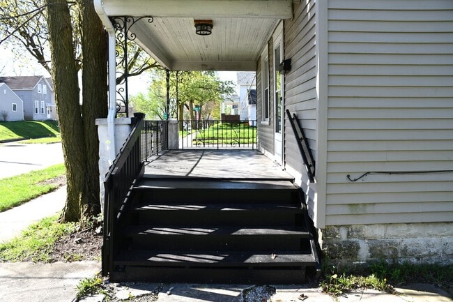 Photo - NEW LISTING!! 3 Bedroom House