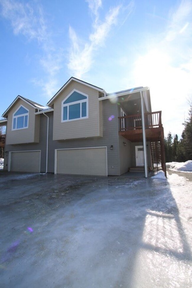 3 Bedroom Wasilla Townhouse w/ Garage - 3 Bedroom Wasilla Townhouse w/ Garage