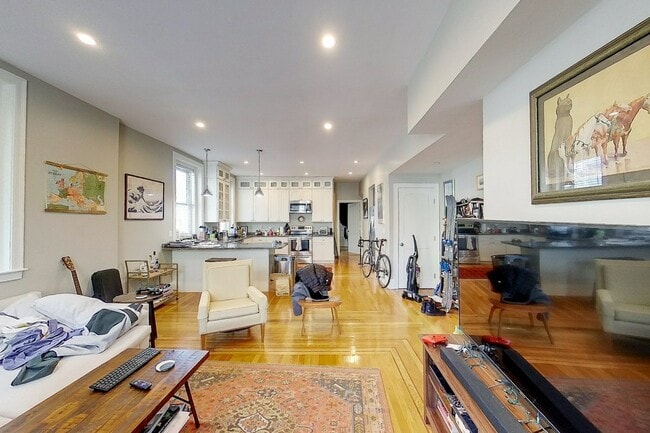 Photo - 3 1/2 Bull St Apartments Unit 1
