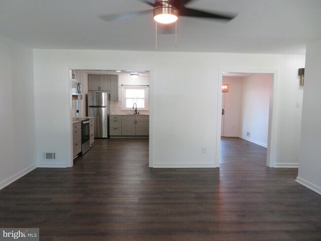 Photo - 7895 Pavilion Dr