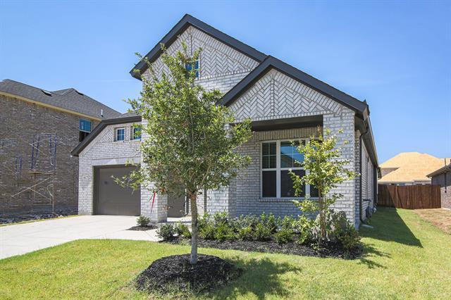 Photo - 917 Hawthorn Ln