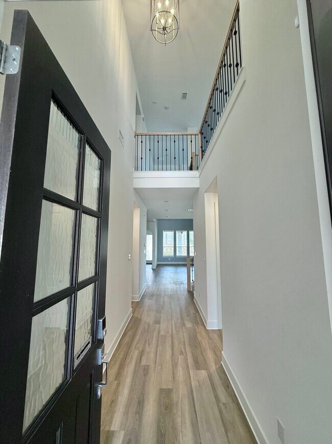 Photo - 1712 Homestead Way