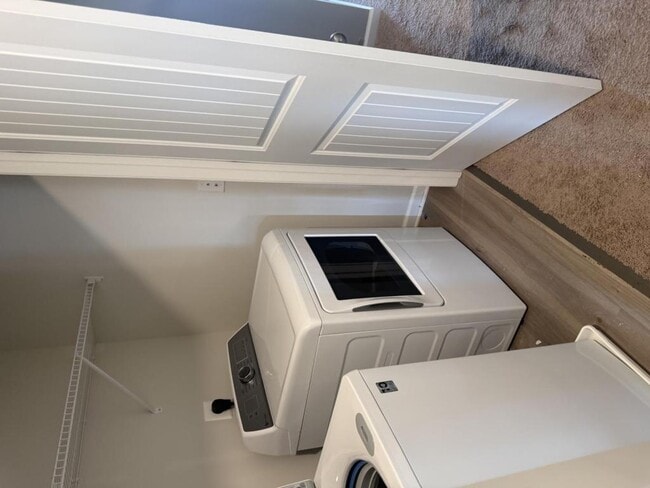 Photo - 185 Hampstead Blvd