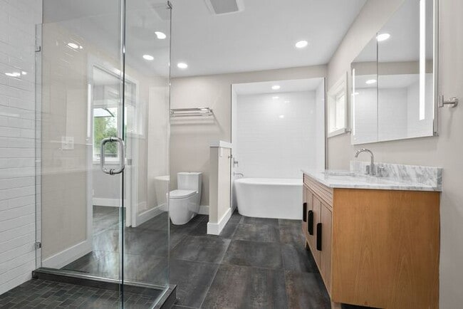 Photo - Gorgeous Remodeled West Seattle Craftsman w/ Air Conditioning