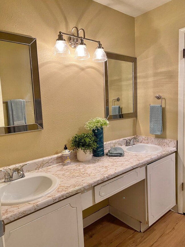 Photo - 2 Bedroom 1 1/2 Bath Townhome