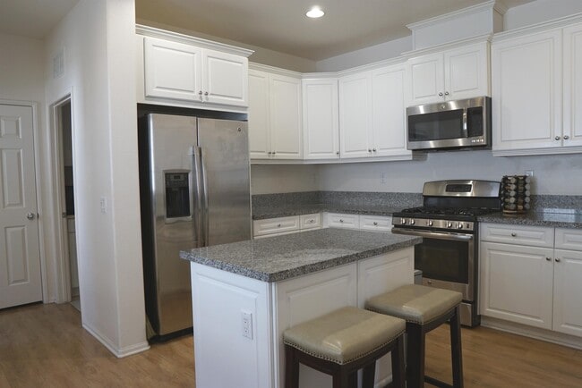 Photo - 637 Calle Vibrante