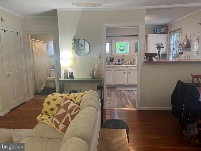 Photo - 208 W Union St