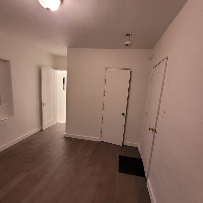 Photo - 1068 NW 31st St