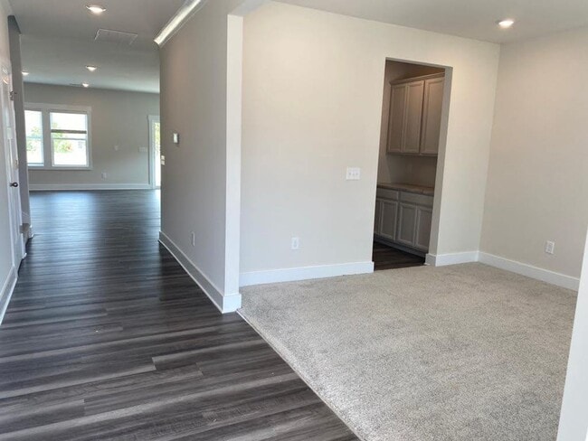 Photo - Brand New  home in Simpsonville !! 5 Bedroom and 4 baths in Highland Chase