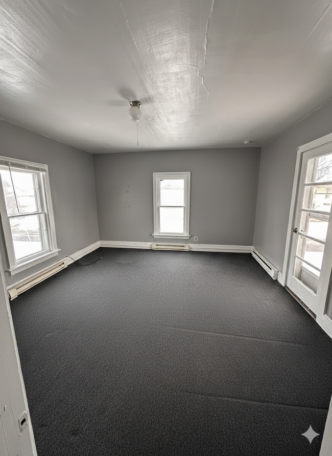 Building Photo - 19 Park St Unit Upper